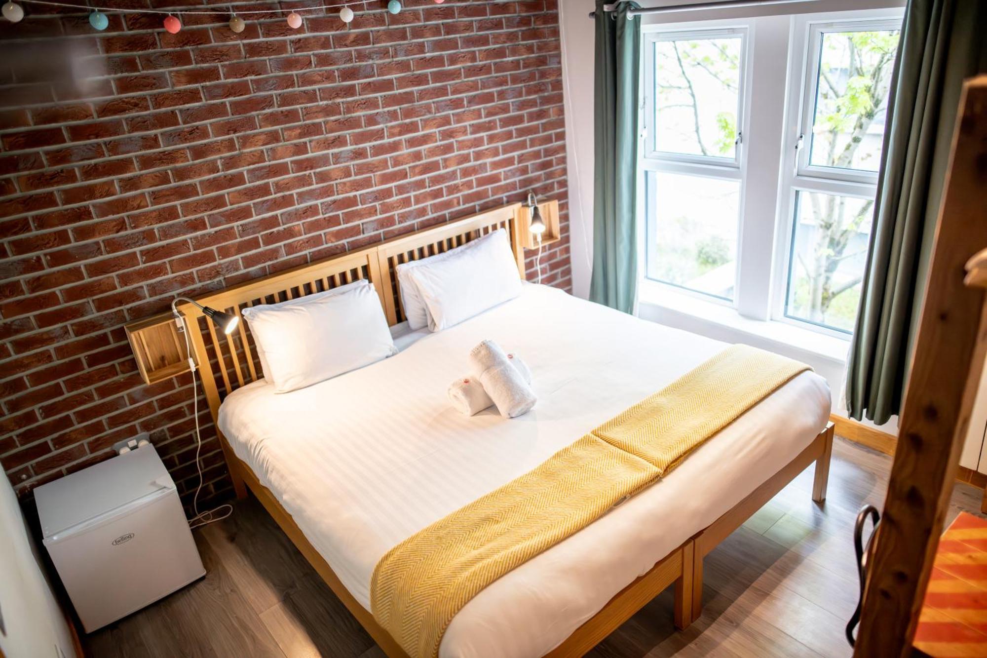 The Nest Boutique Hostel Galway Exterior foto